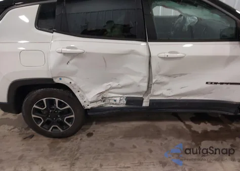 2019 Jeep Compass Trailhawk 4X4 z USA, uszkodzony, nr VIN 3C4NJDDB0KT856572